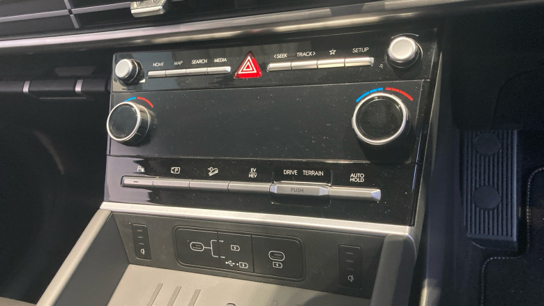 Hyundai SANTA FE 1.6 TGDi Plug-in Hybrid Ultimate 5dr 4WD Auto Estate